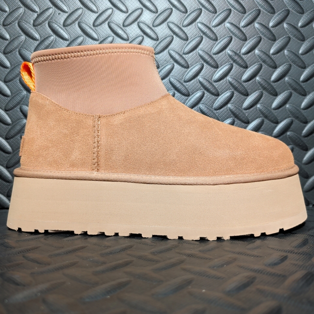 UGG CLASSIC MINI DIPPER BOOT 'CHESTNUT' 1168170-C… - image 1